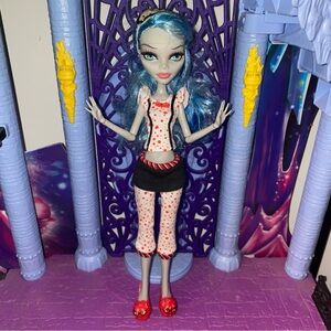 Monster High Dead Tired Ghoulia Yelps doll